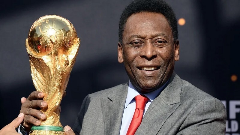 Pele được vinh danh với tên gọi “Vua bóng đá” đầu tiên trên thế giới